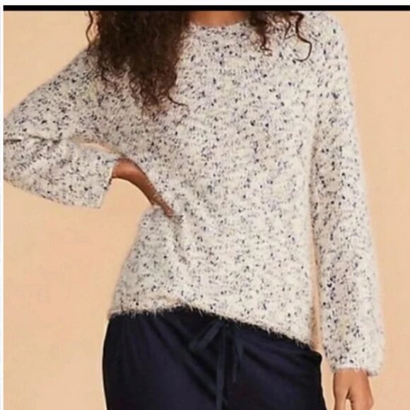 Lou & Grey Sweaters - Lou & Grey Speckled Cream and Gray Sweater size Small